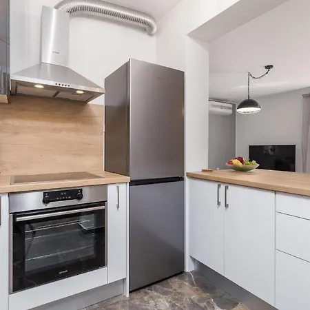 Gorgeous In Pobri With Wifi Apartman Volosko